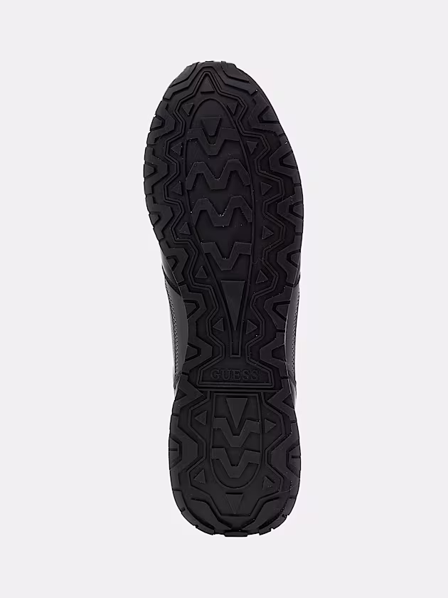 Island 4G logo running shoe - GUESS