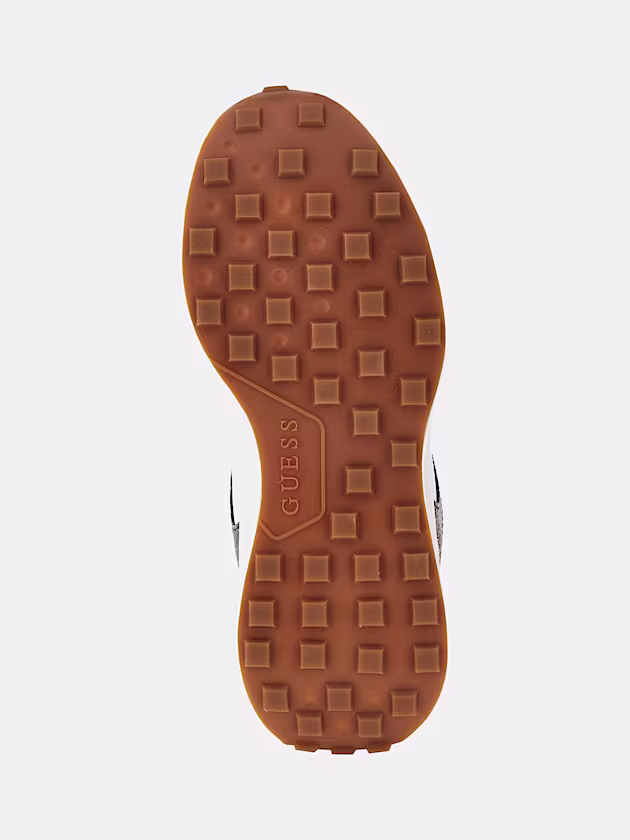 Luckei 4G Logo Running Shoe - GUESS