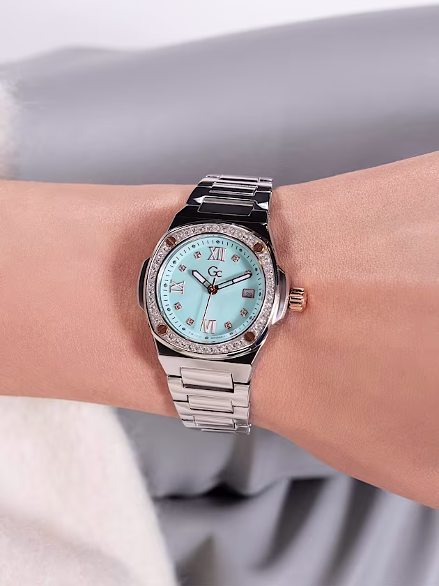 GC analogue quartz watch in stainless steel - GUESS