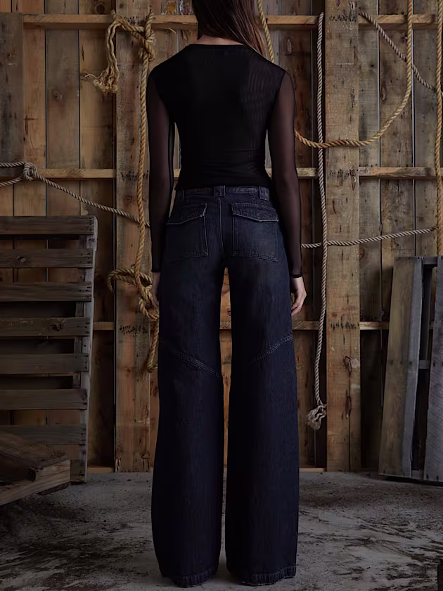 Rhinestones logo top - GUESS