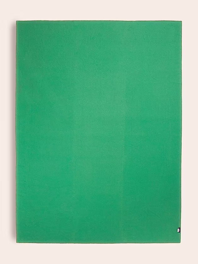 G cube logo pile blanket - GUESS