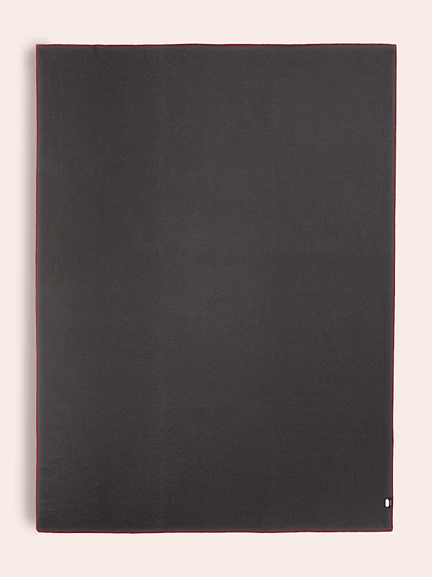 G cube logo pile blanket - GUESS