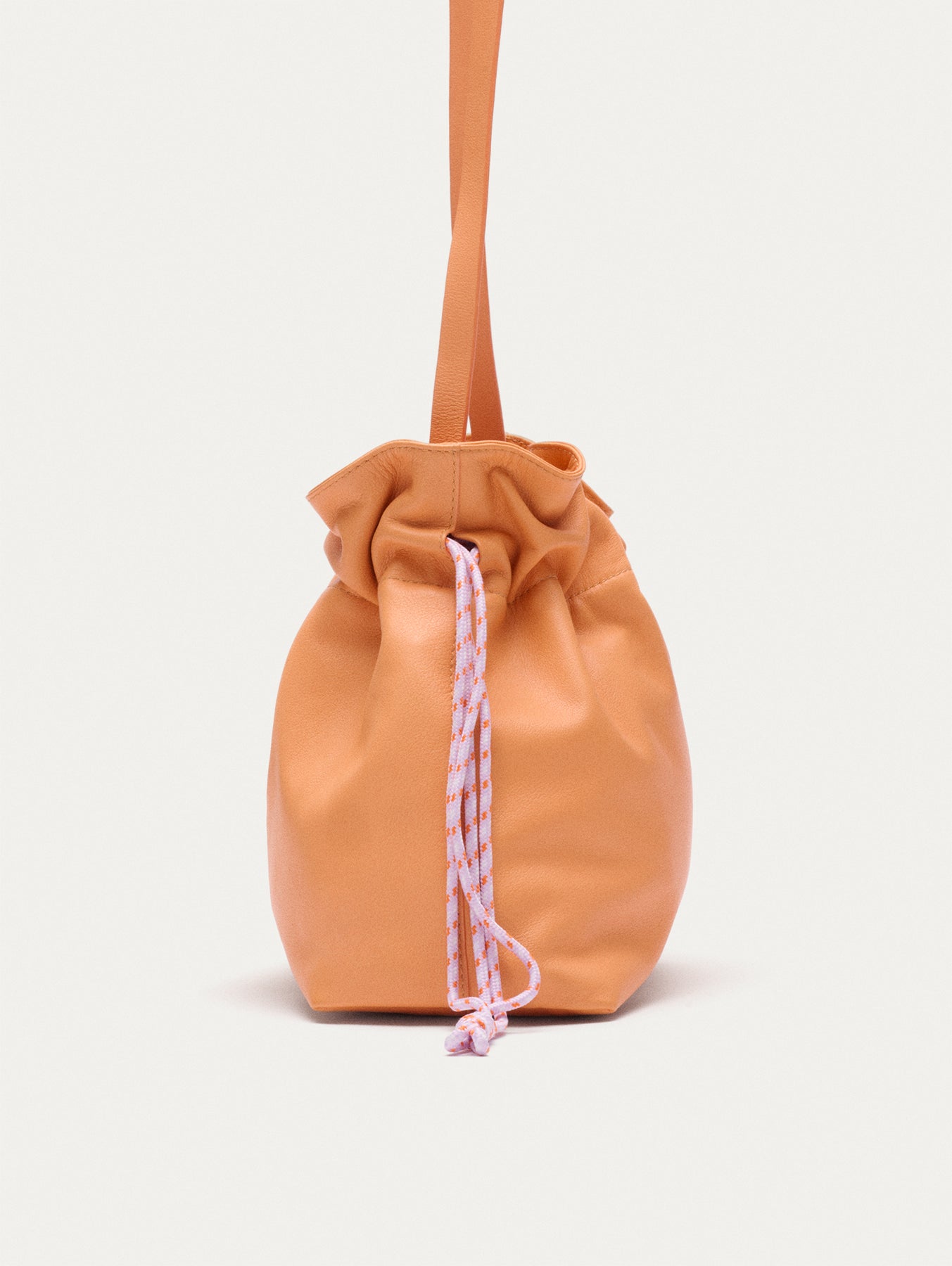 BOLSO CUERDAS PIEL COACHELLA MELOCOTON