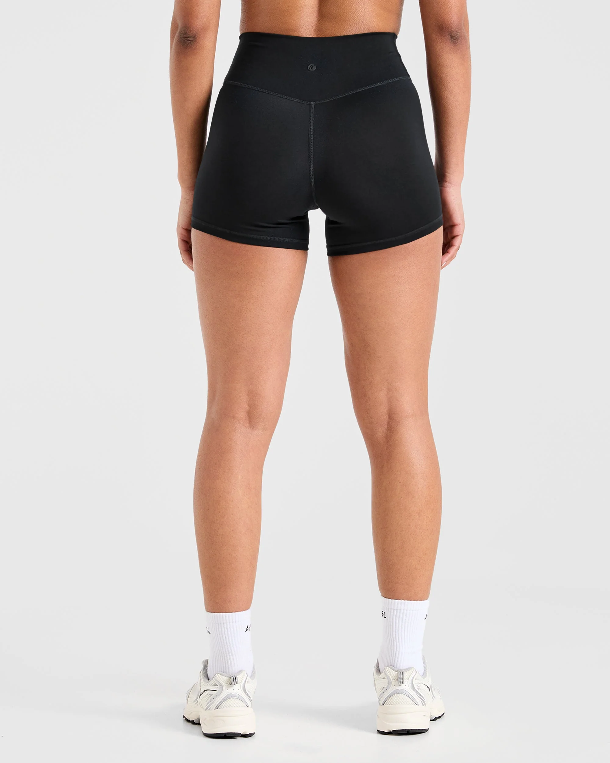 Staple Shorts - Black