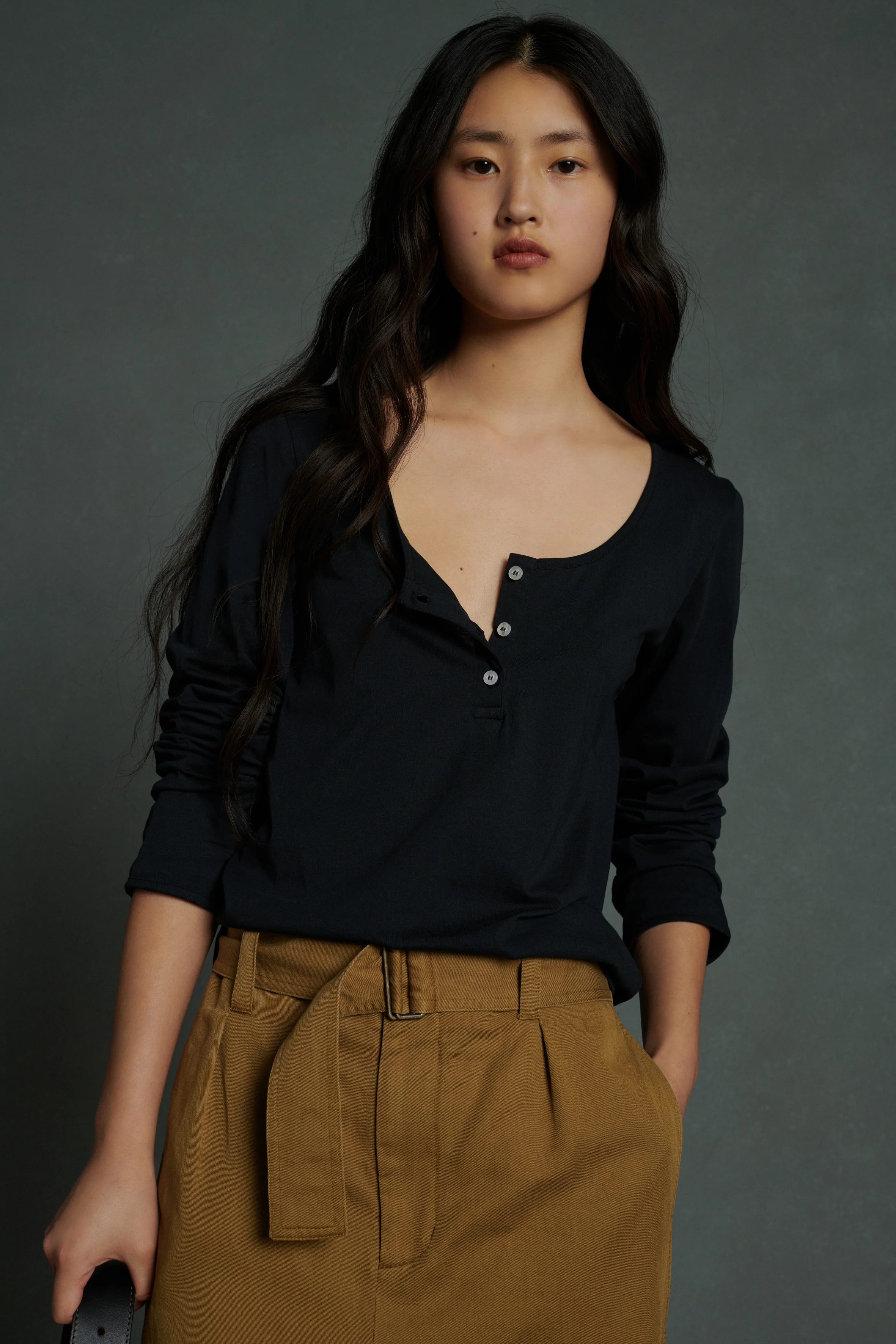 AURELIA BLACK TEE-SHIRT