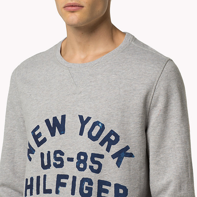 Tommy Hilfiger Logo Detail Sweatshirt