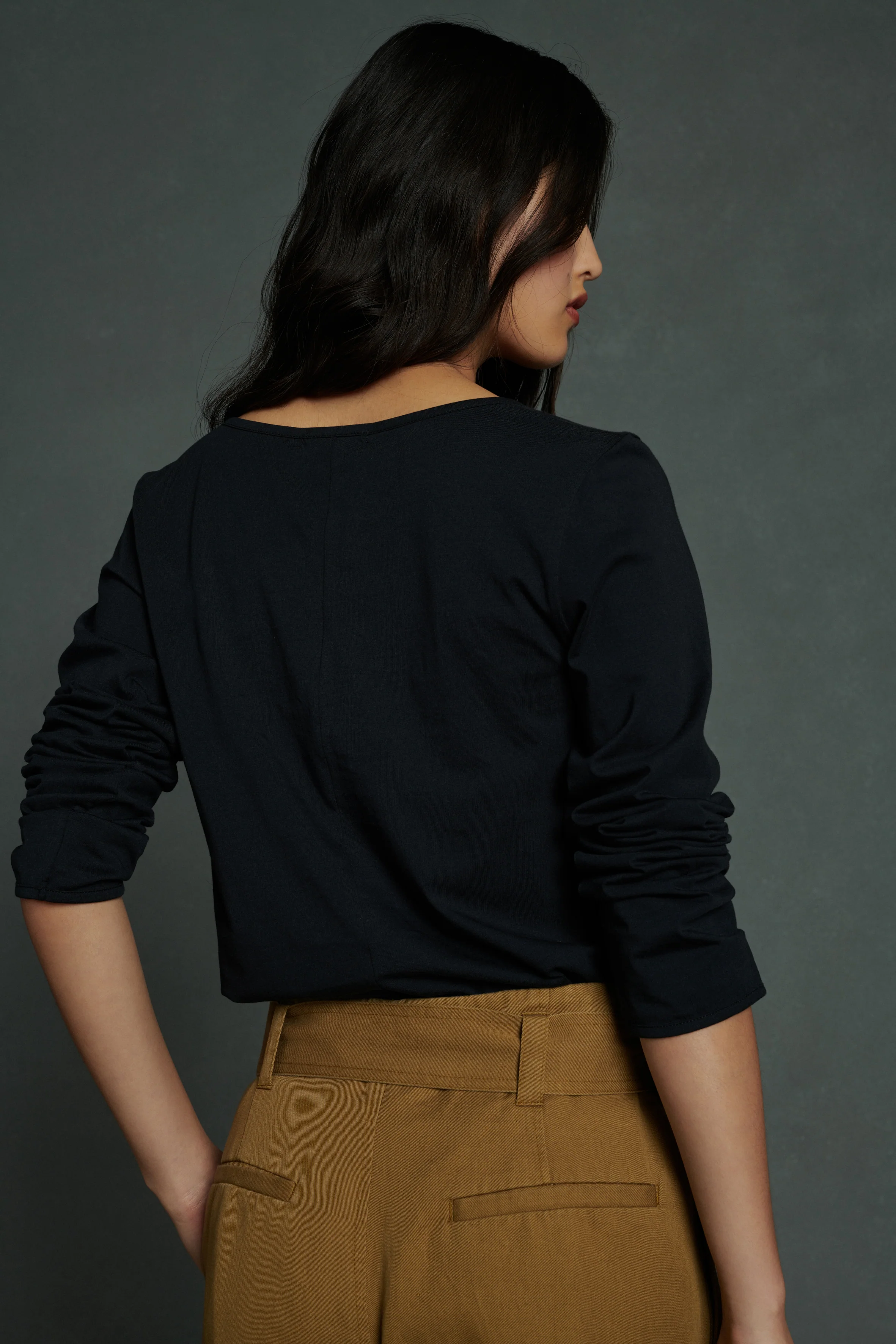 AURELIA BLACK TEE-SHIRT