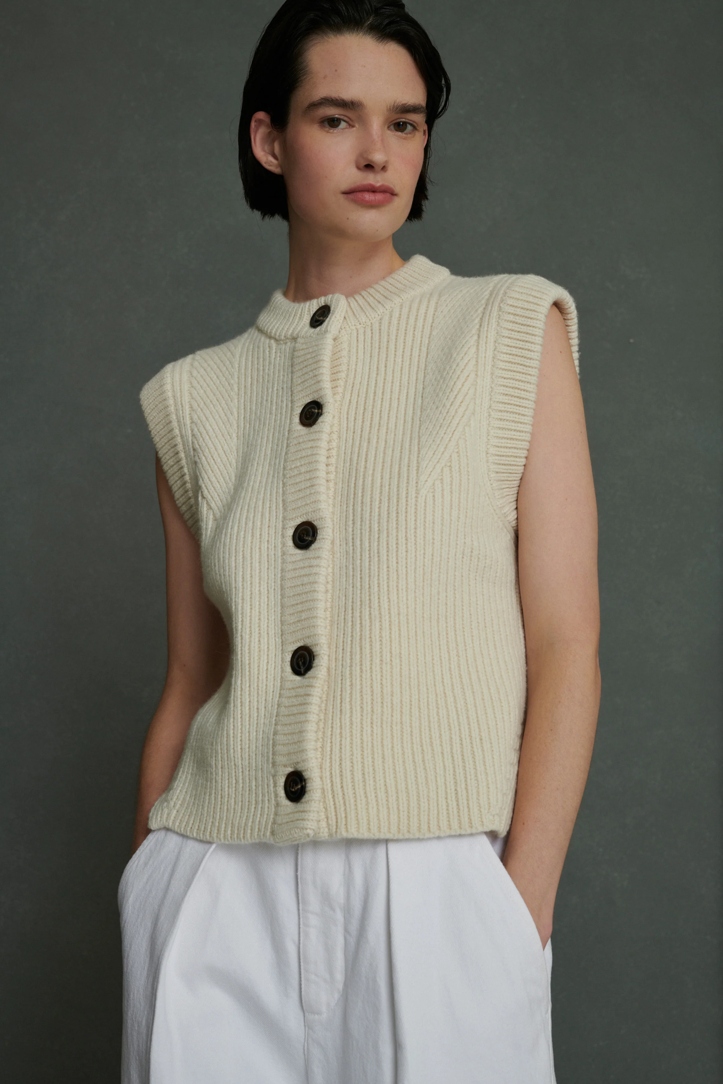 AMORE OFF-WHITE CARDIGAN
