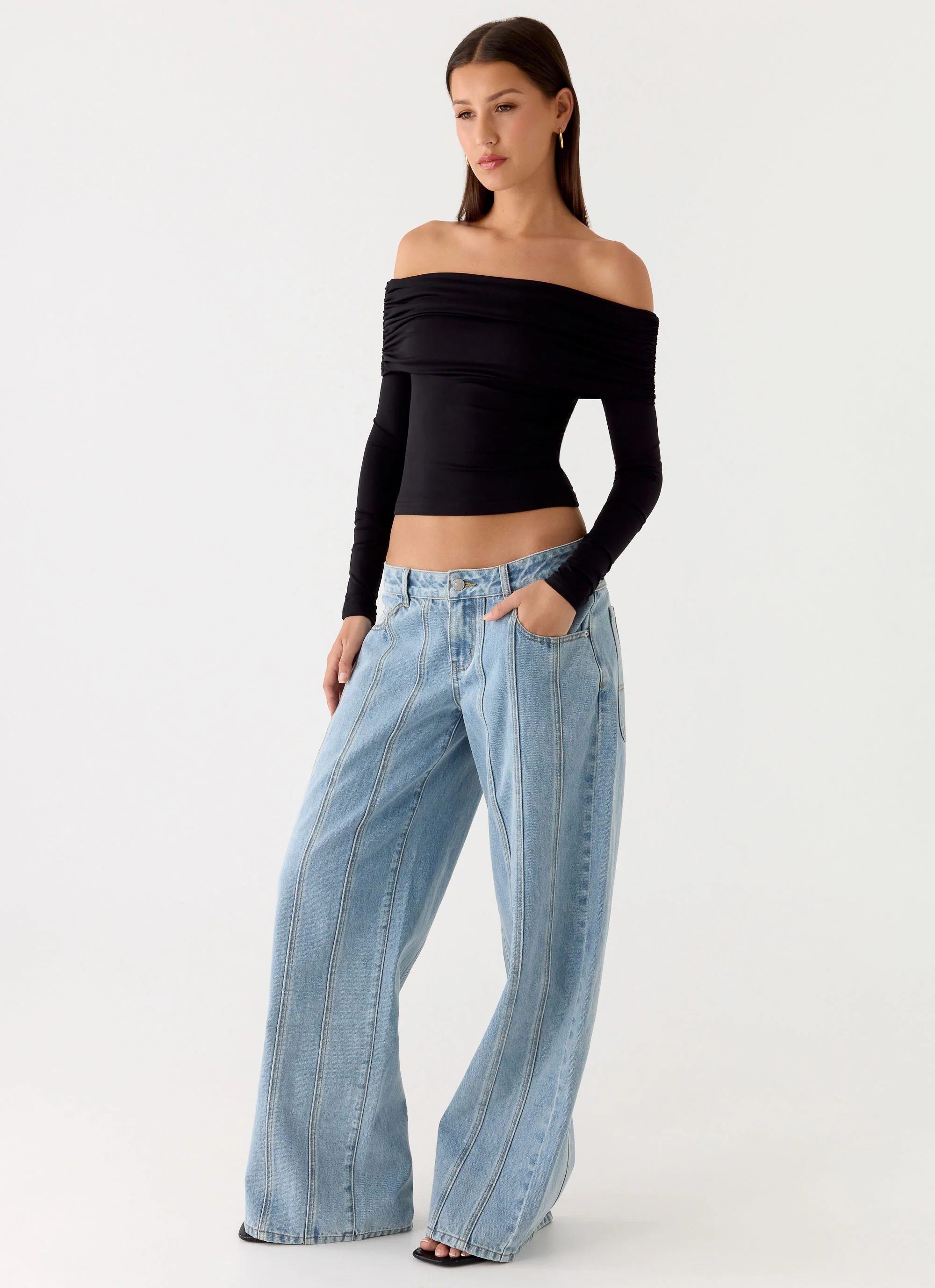 Johnny Low Rise Wide Leg Jeans - Light Blue Wash