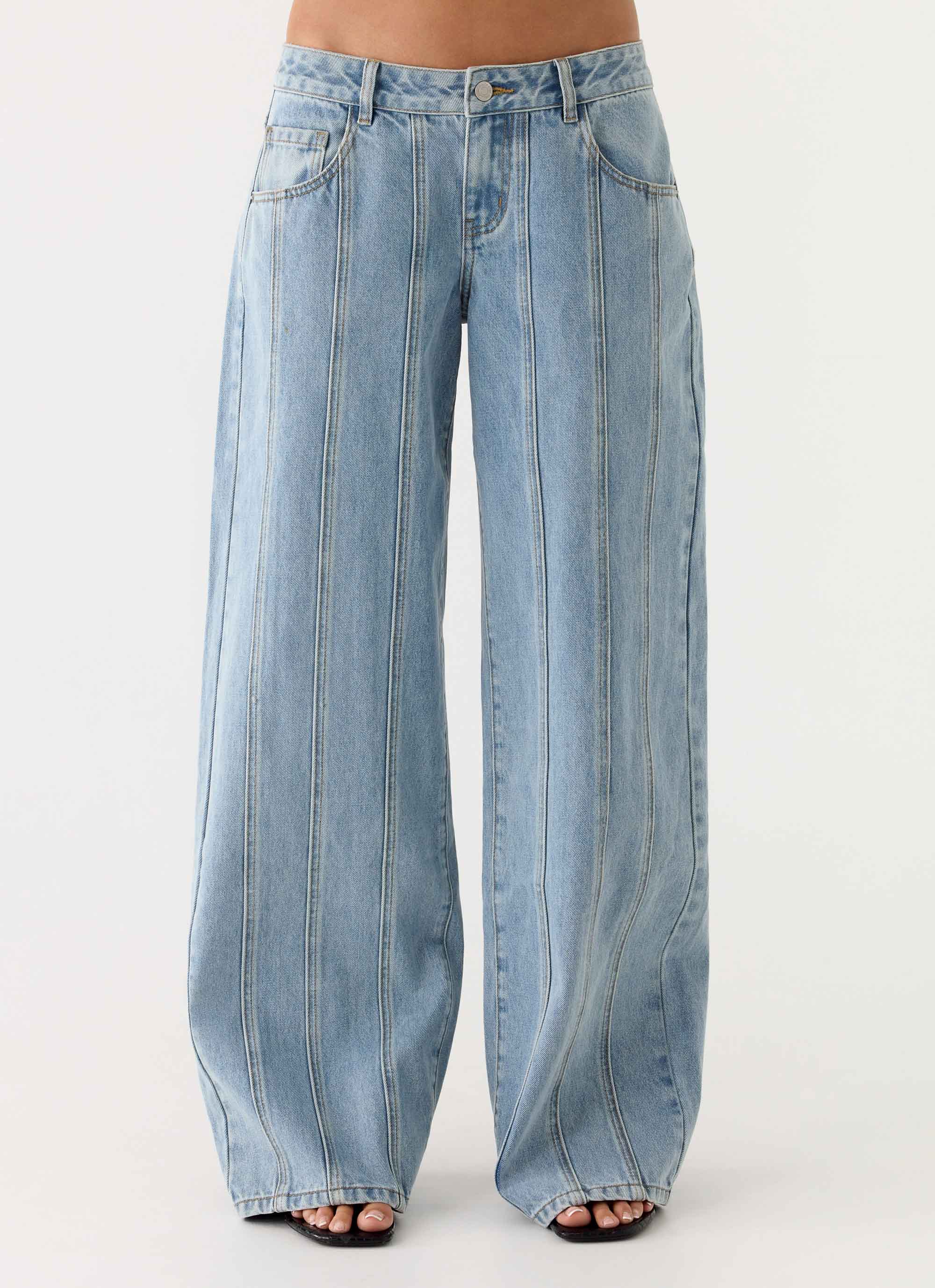 Johnny Low Rise Wide Leg Jeans - Light Blue Wash