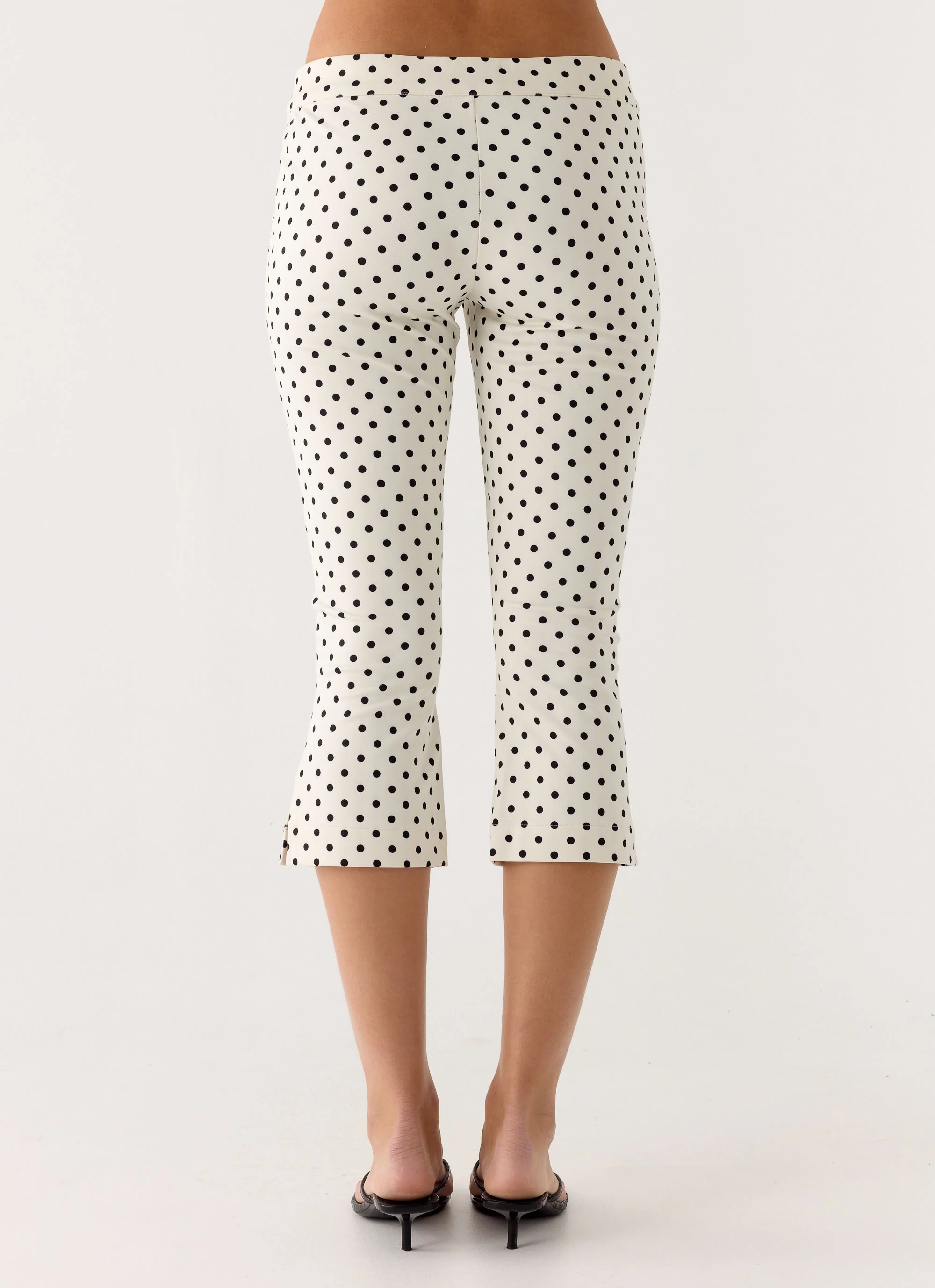 Rue Capri Pants - White Polkadot
