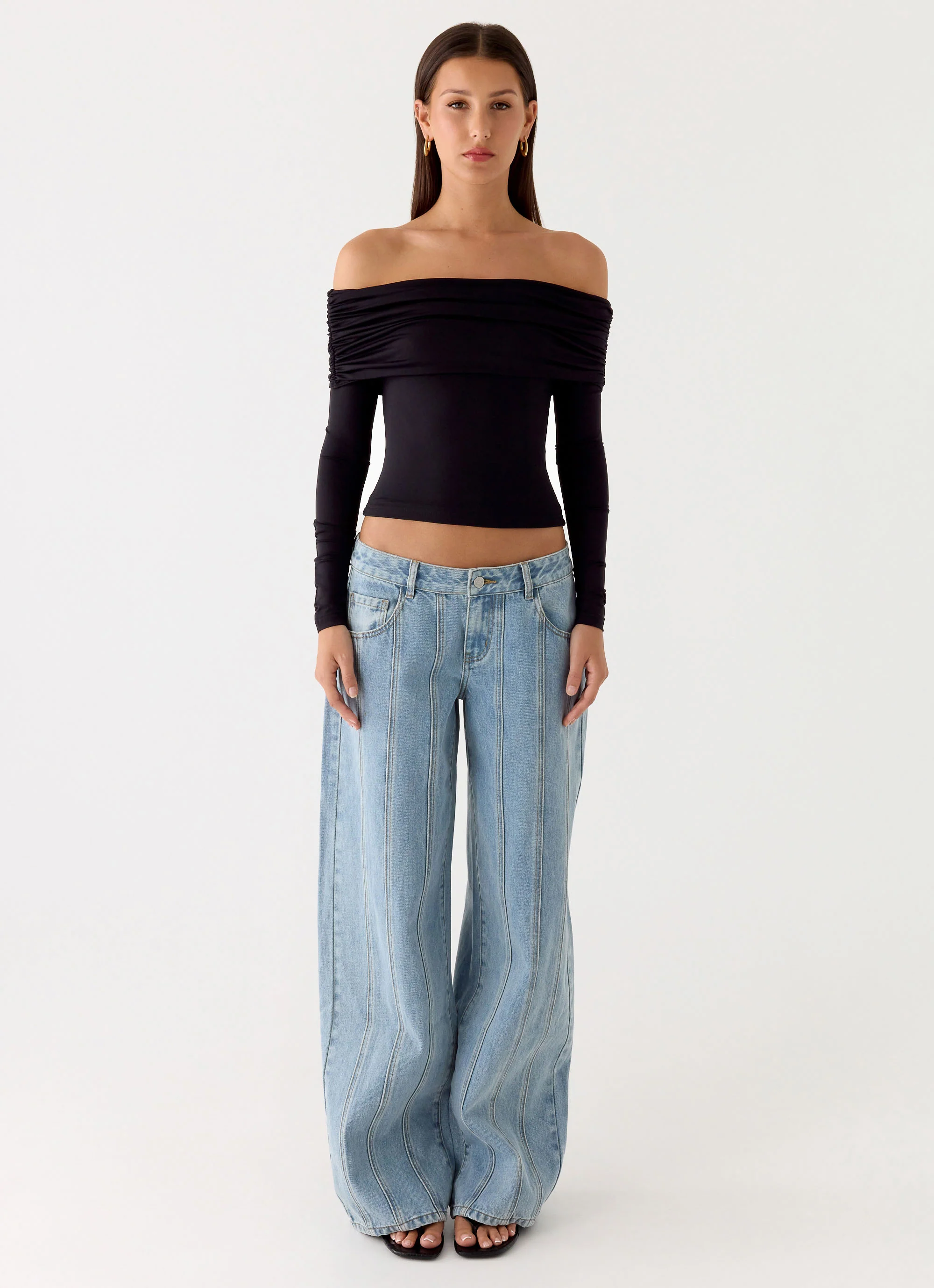 Johnny Low Rise Wide Leg Jeans - Light Blue Wash