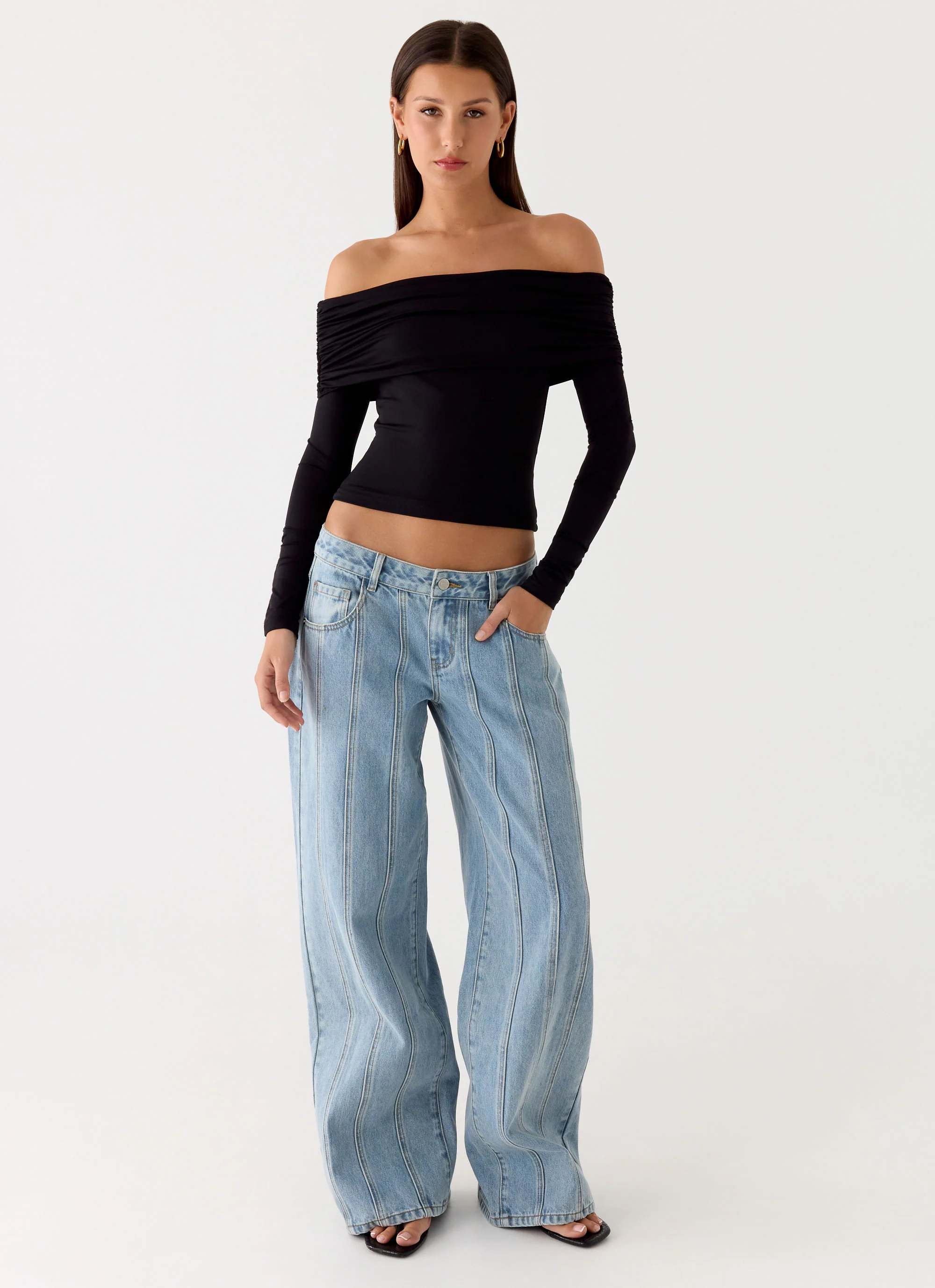 Johnny Low Rise Wide Leg Jeans - Light Blue Wash