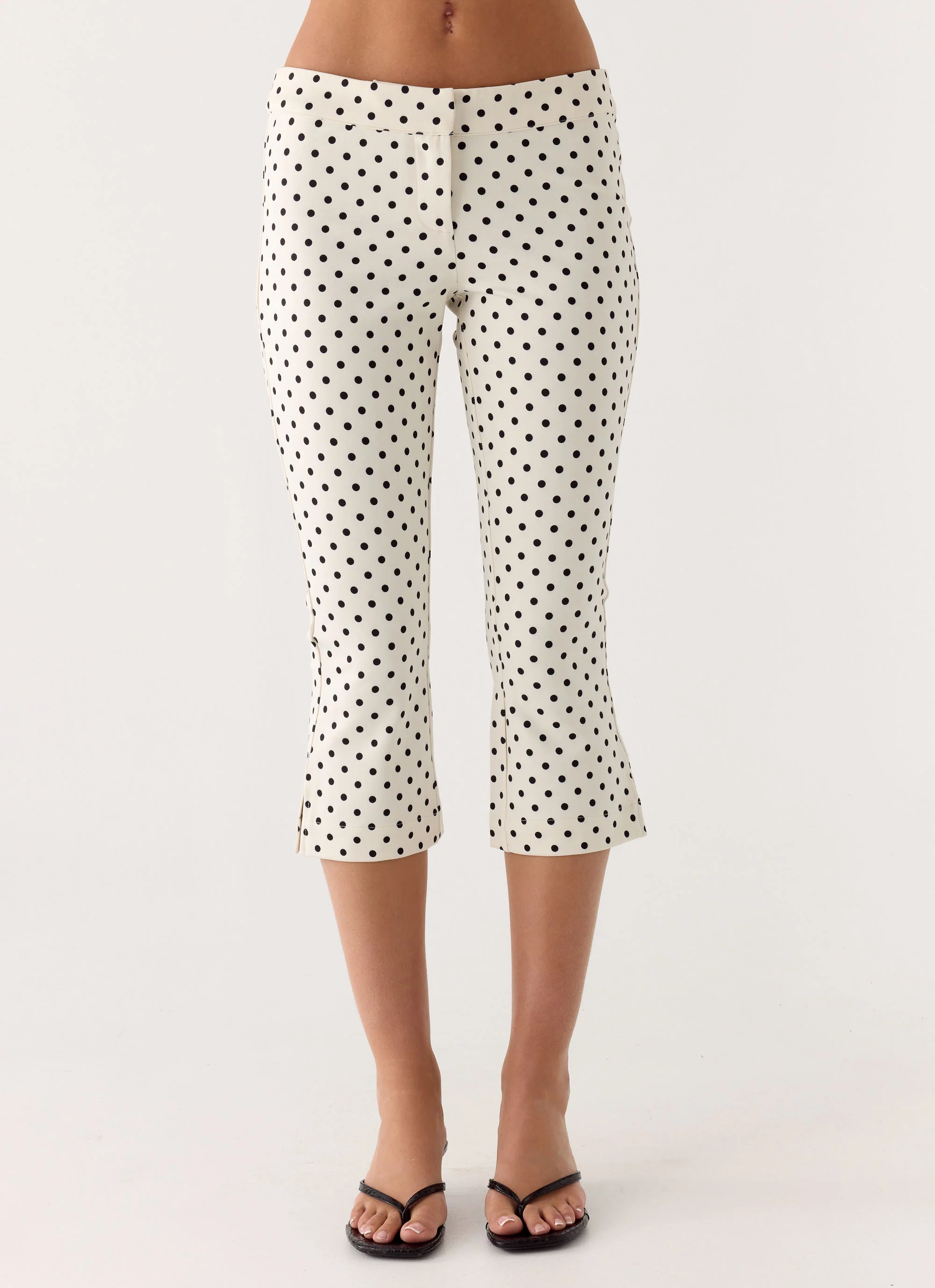 Rue Capri Pants - White Polkadot