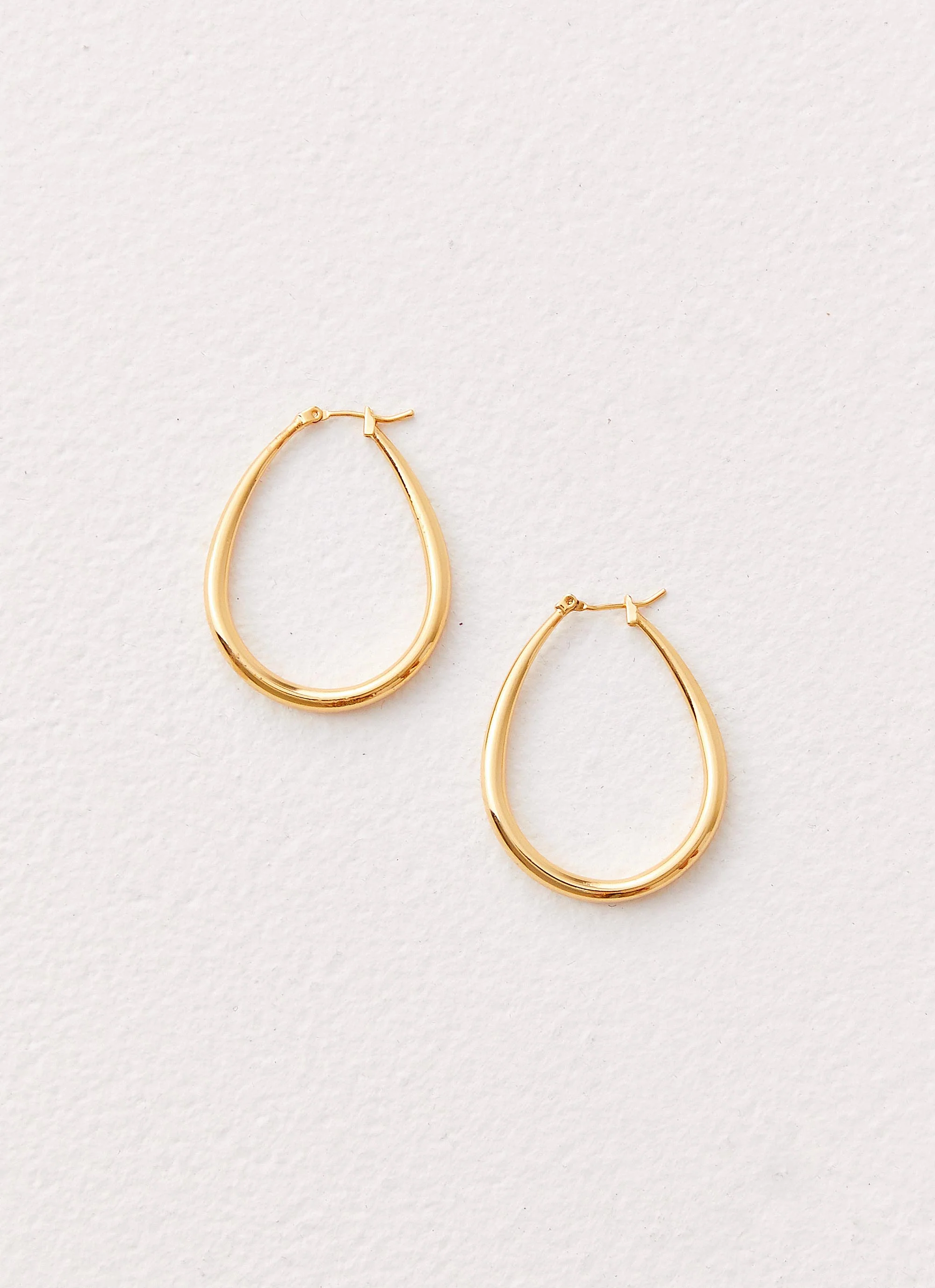 Gleam Hoop Earrings - Gold