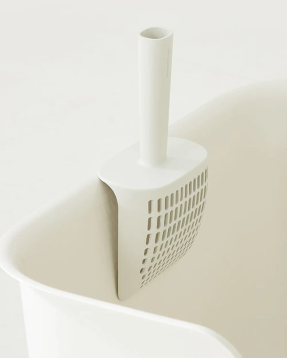 Poo Poo Cat Litter Scoop . White