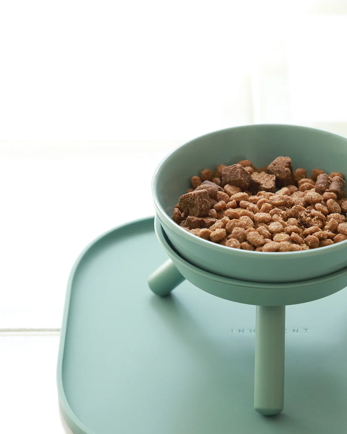 Oreo Elevated Pet Feeder Table . Jade Green . Short