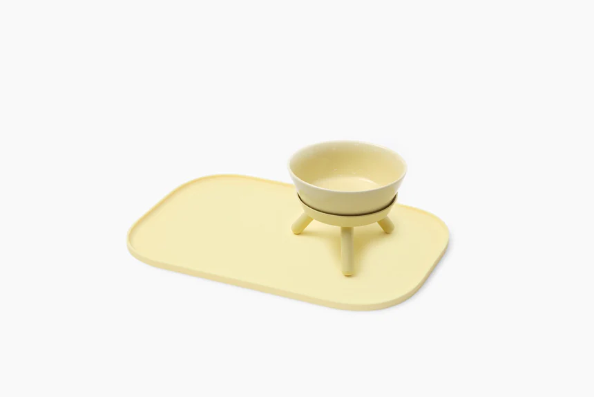 OREO ELEVATED PET FEEDER TABLE . LEMON YELLOW . SHORT
