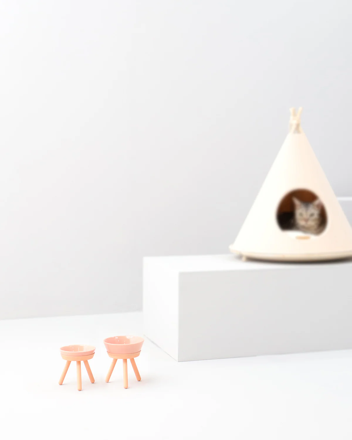 Oreo Elevated Pet Feeder Table . Pink . Tall