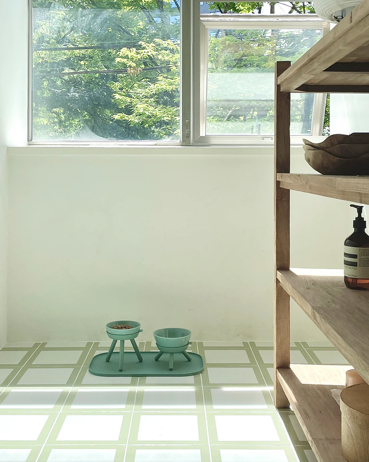 Oreo  Elevated Pet Feeder Table . Jade Green . Tall