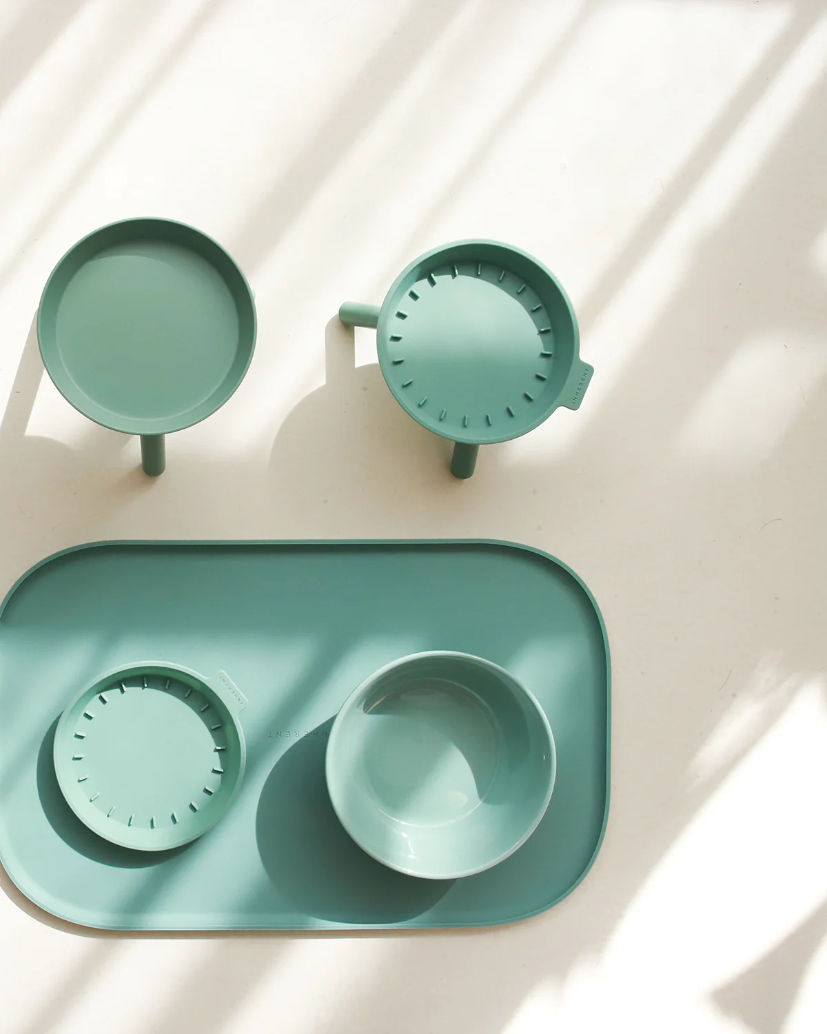 Oreo Elevated Pet Feeder Table . Jade Green . Short