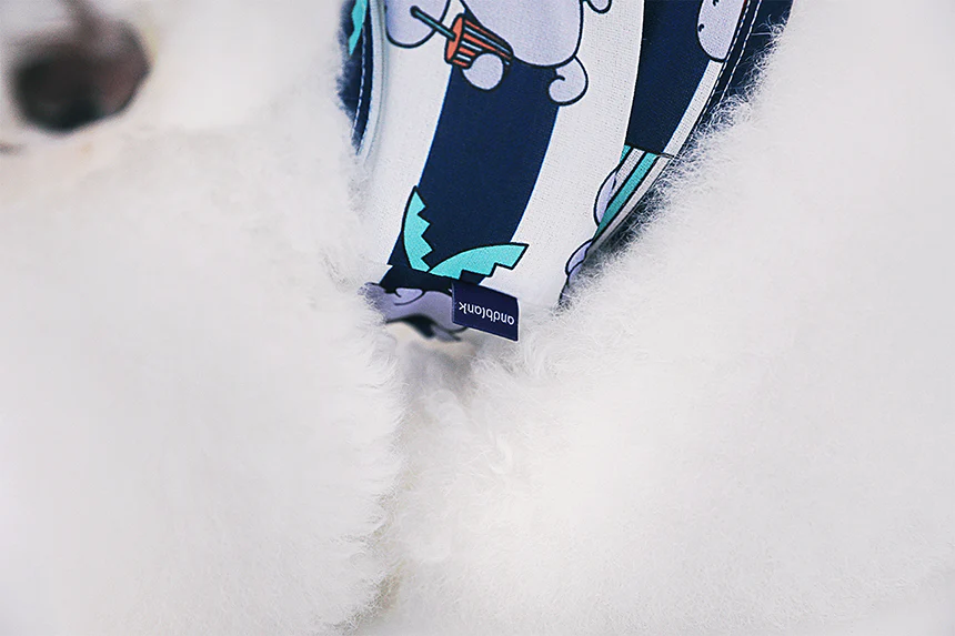 ALOHA HIPPO CROP TEE . NAVY