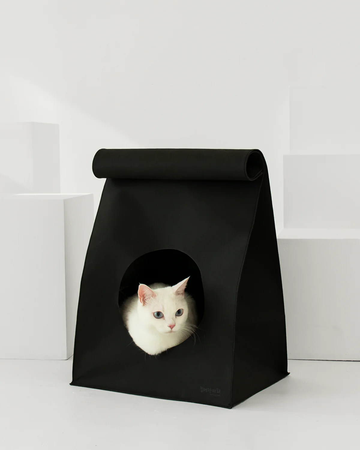 HIDE & SEEK BAG . MATT BLACK