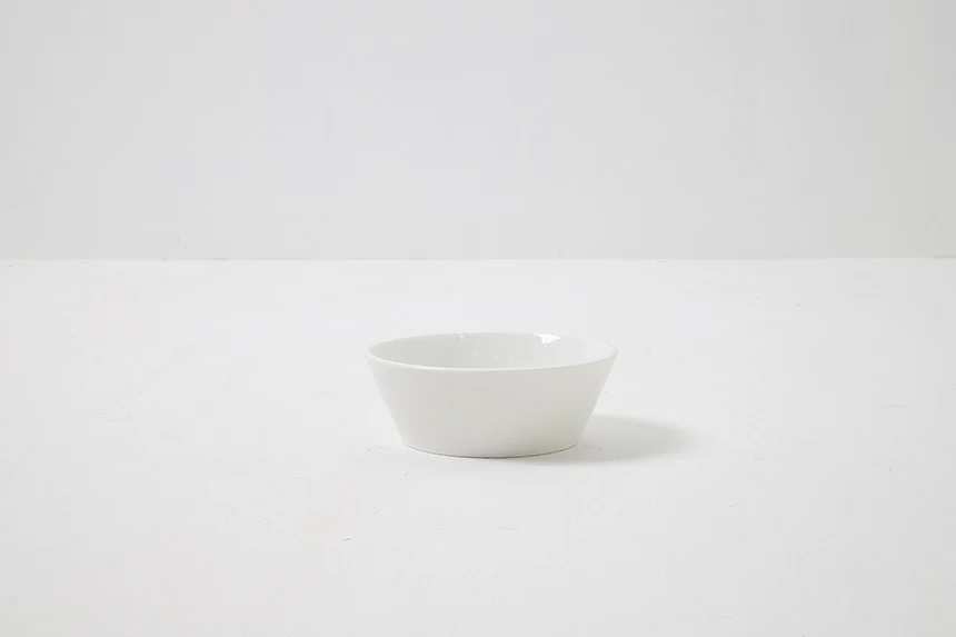 Oreo Elevated Pet Feeder Table . White . Short