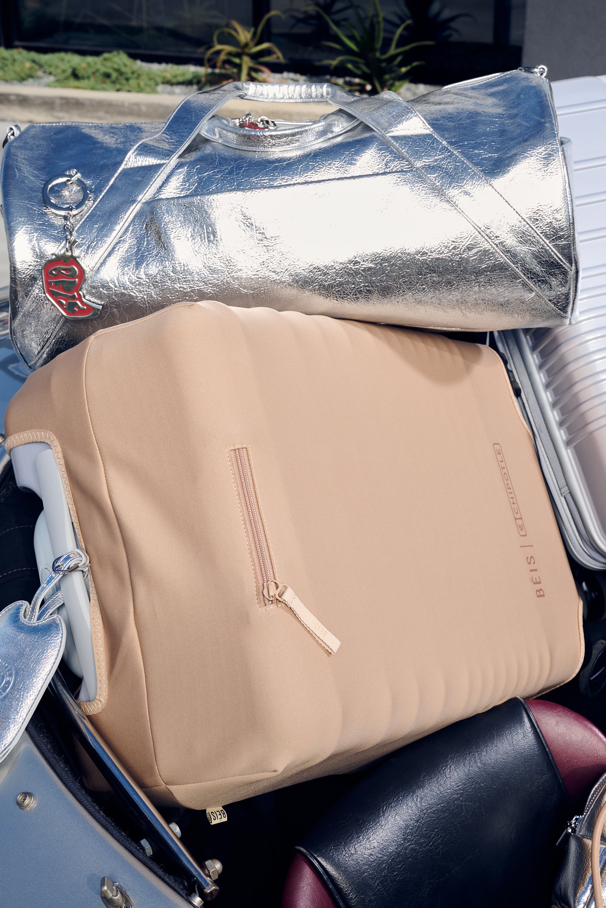 BÉIS x Chipotle The Large Check-In Cover in Brown