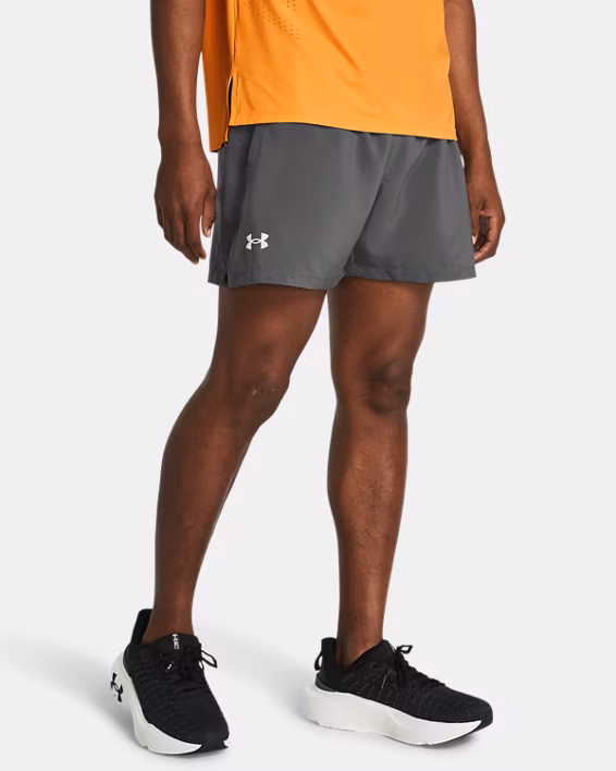 UA Launch Men's 13 cm Shorts
