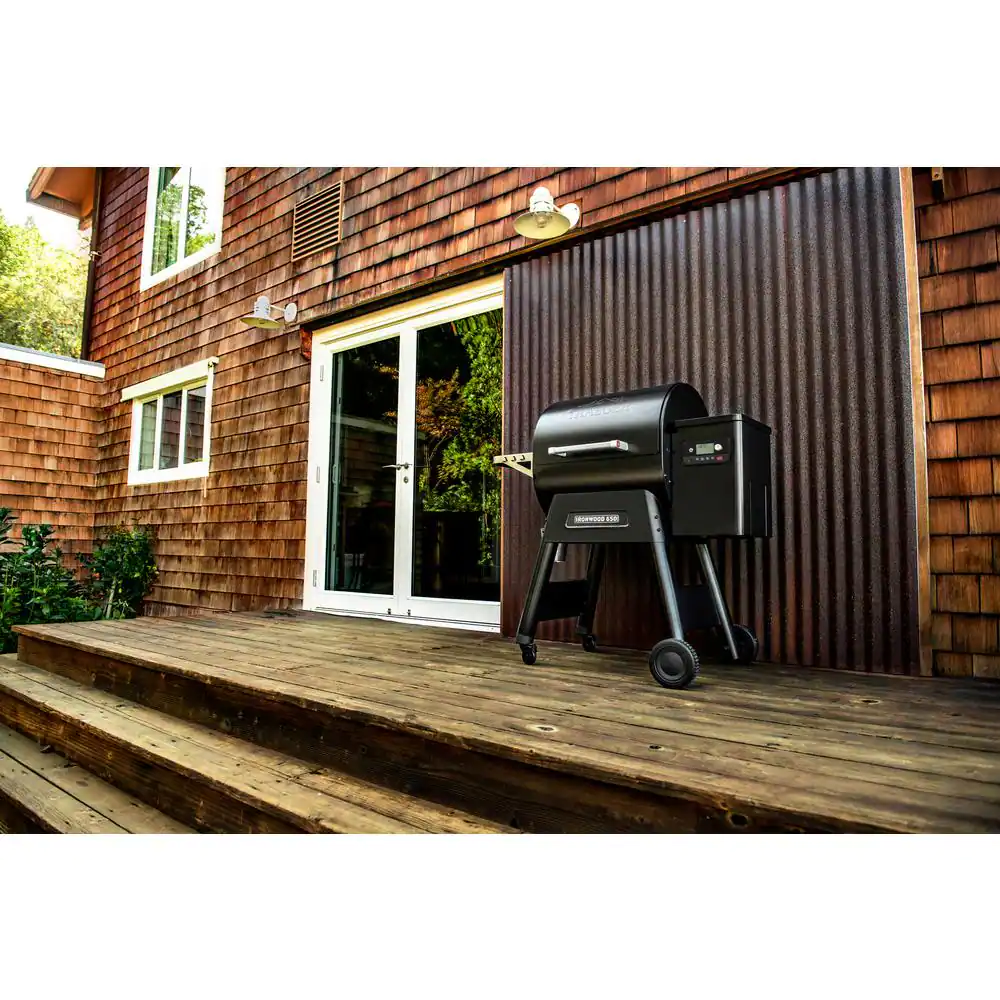Ironwood 650 Wifi Pellet Grill and Smoker in Black