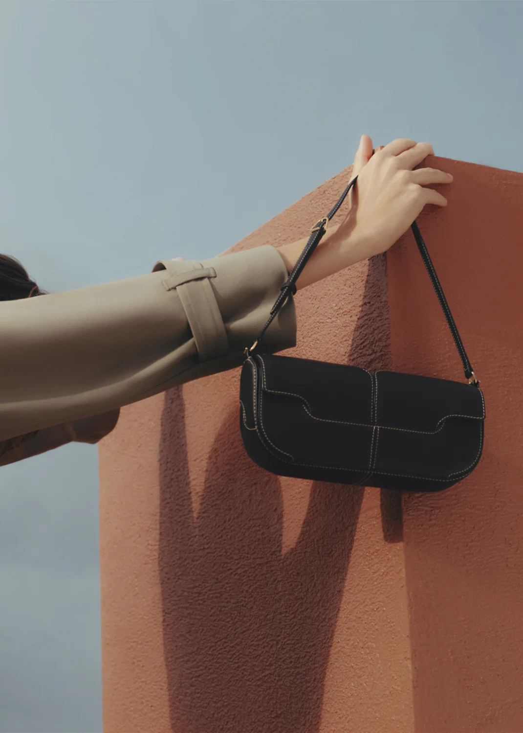 Osmo-Edition Smooth Black with Ecru Stitching