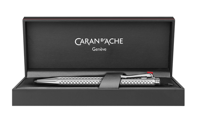 Platinum-Coated ECRIDOR™ GOLF Fountain Pen