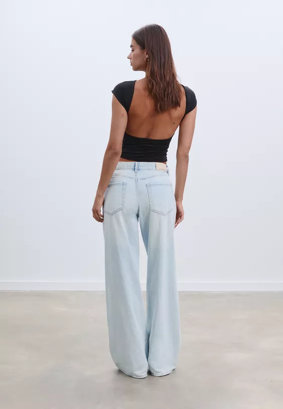 Low wide-leg jeans