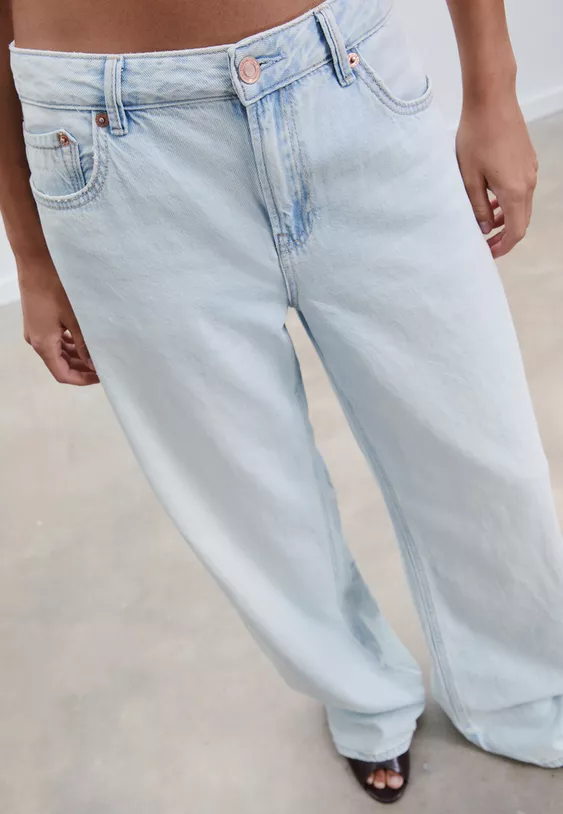 Low wide-leg jeans