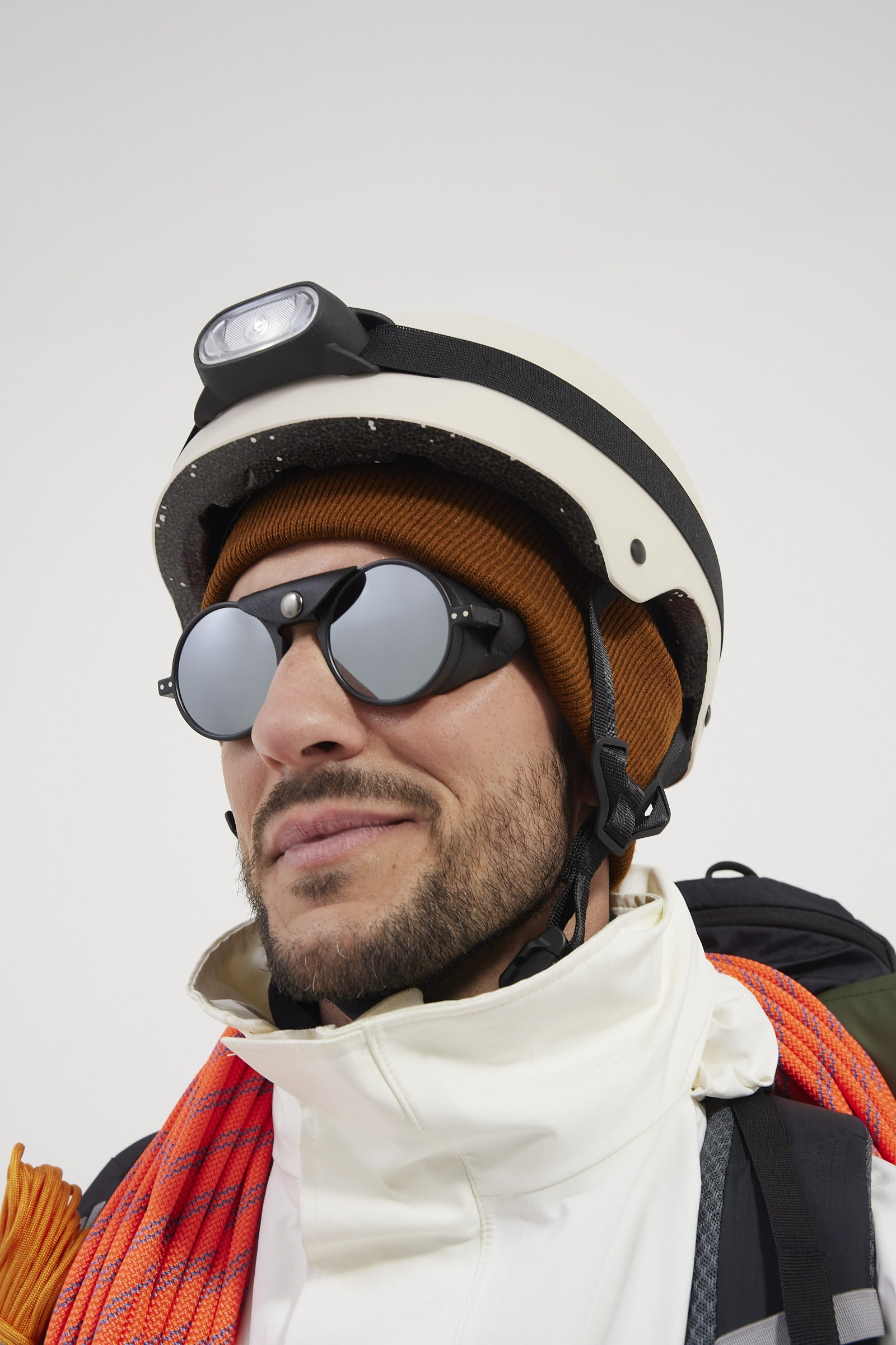 #G Black Intense Light