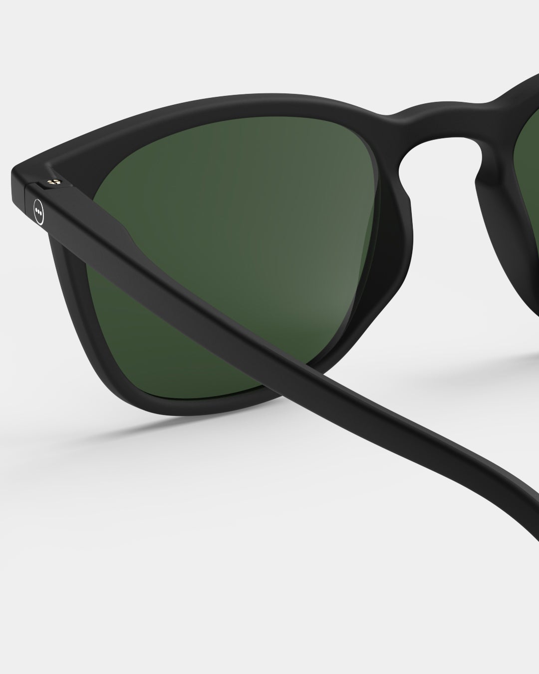 #E Black Polarized