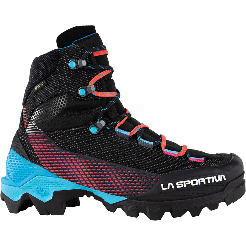 La SportivaWomen's Aequilibrium ST GTX Boot