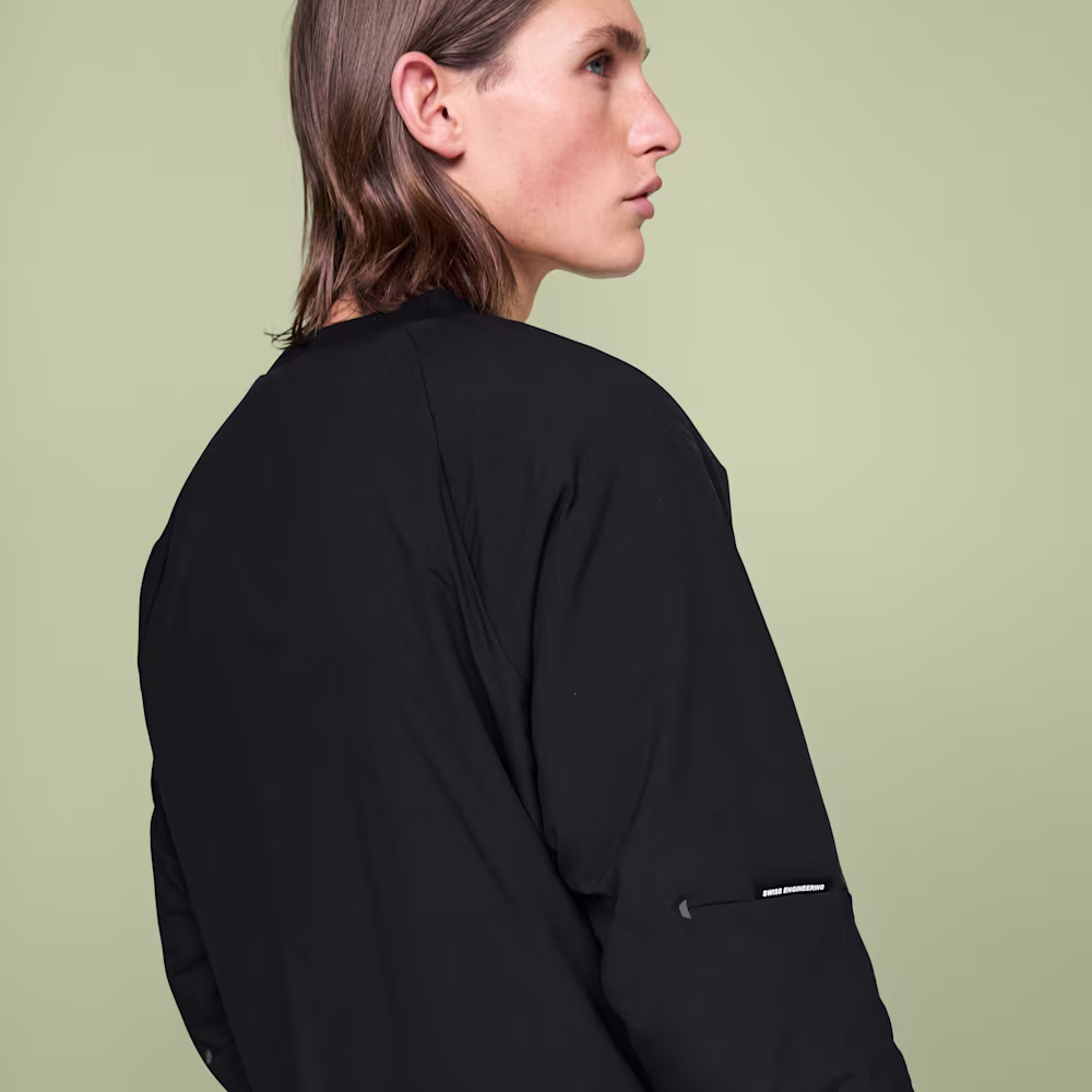 Studio Pullover