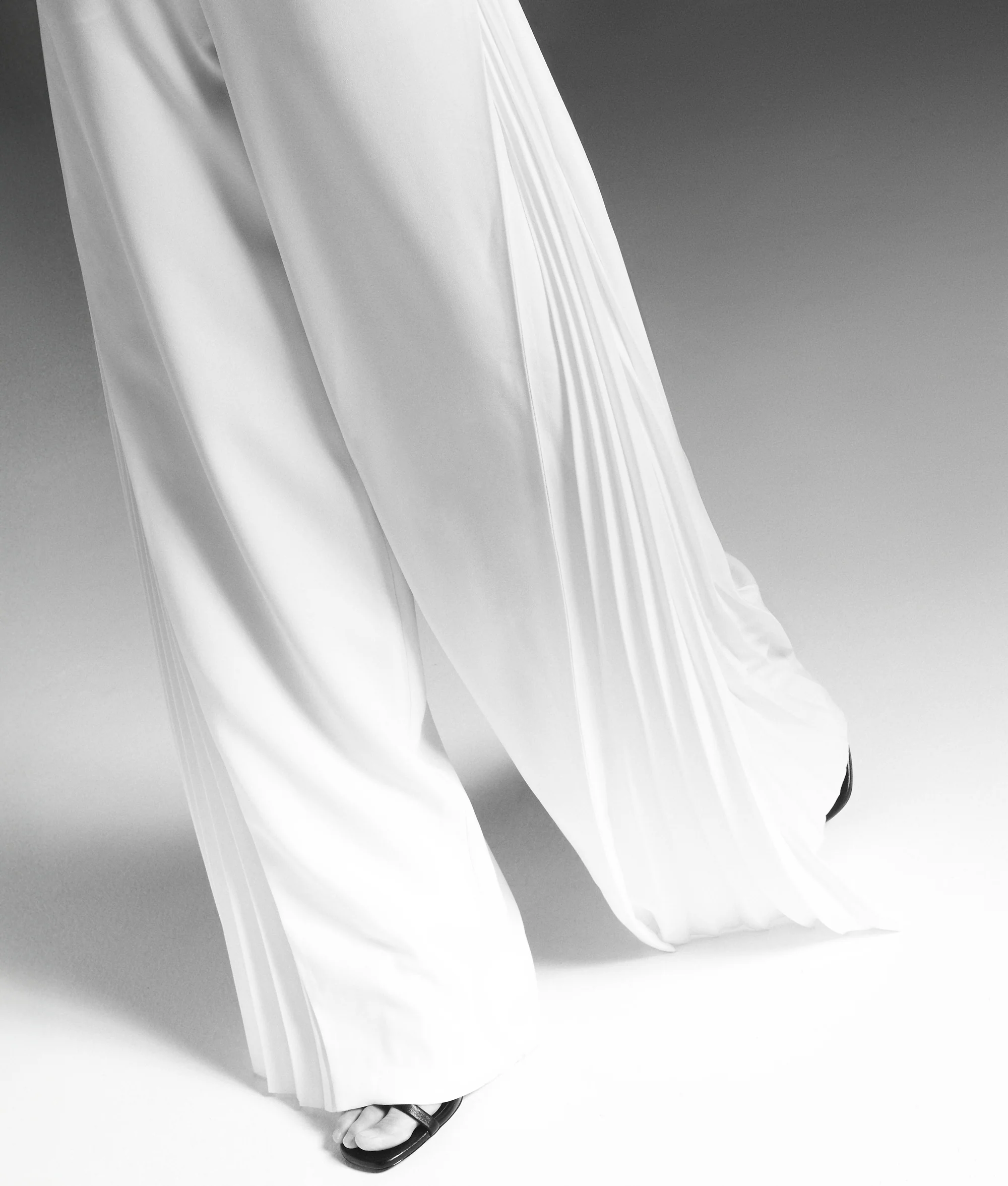 KL STUDIO PLEATED PANTS