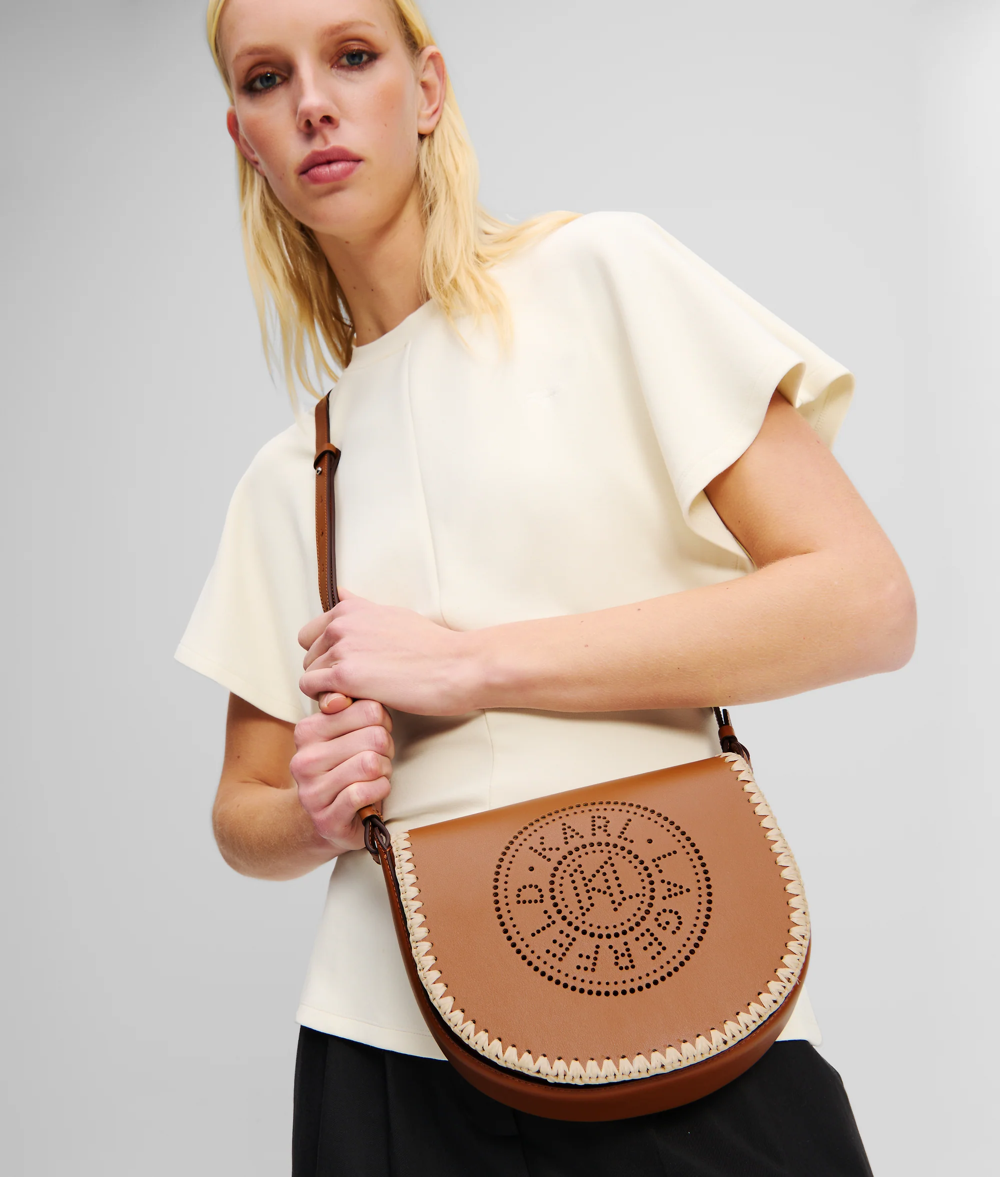 K/CIRCLE PERFORATED SADDLE BAG