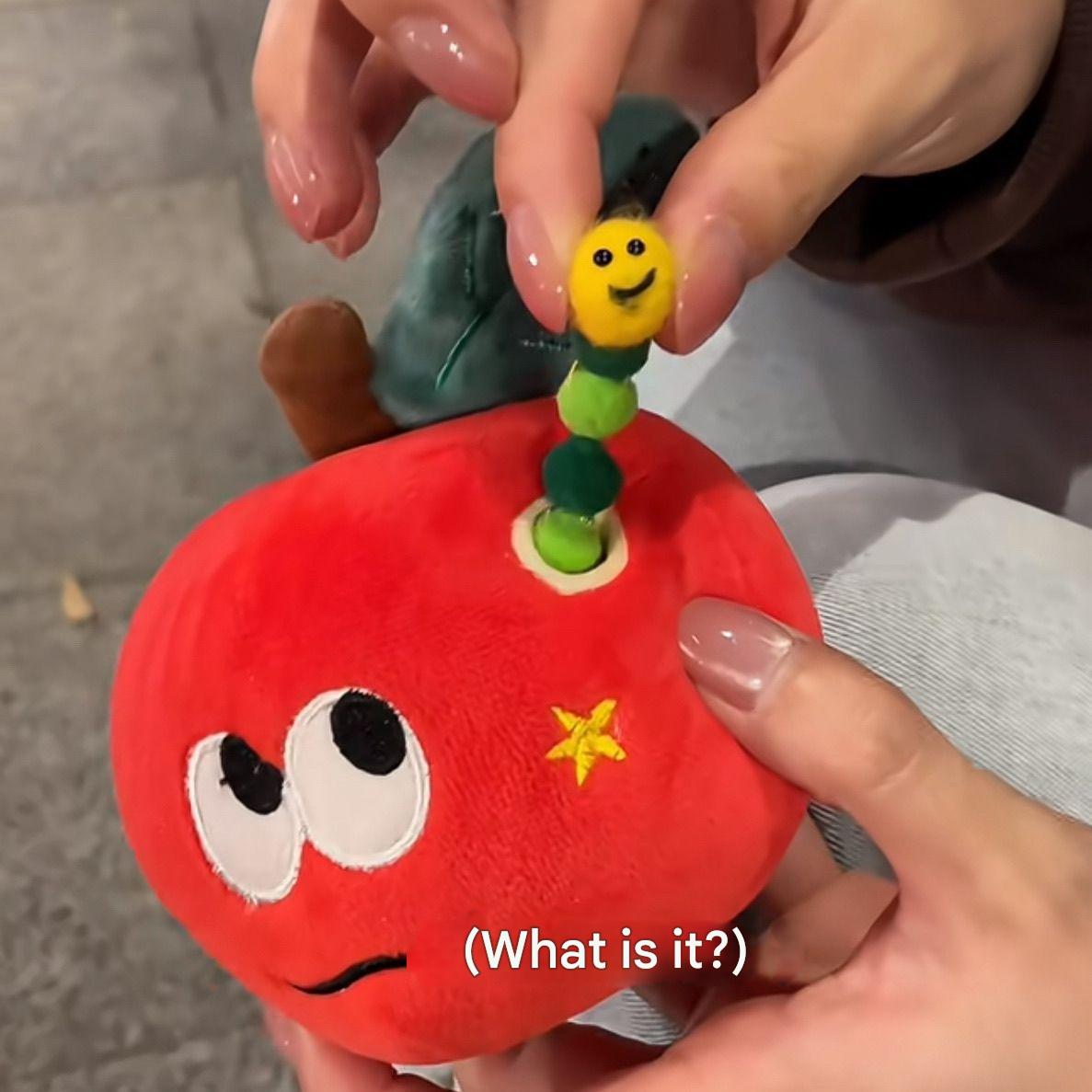 Popular surprise red apple plush keychain/doll charm - a small Christmas gift for your girlfriend.