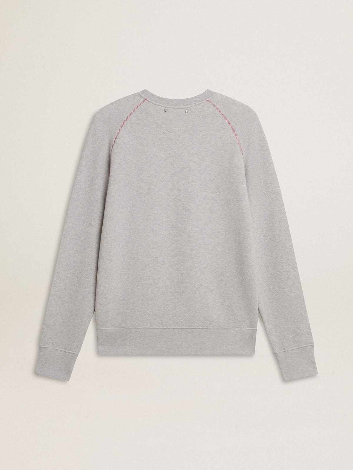 Men’s gray round neck sweatshirt with contrast stitching