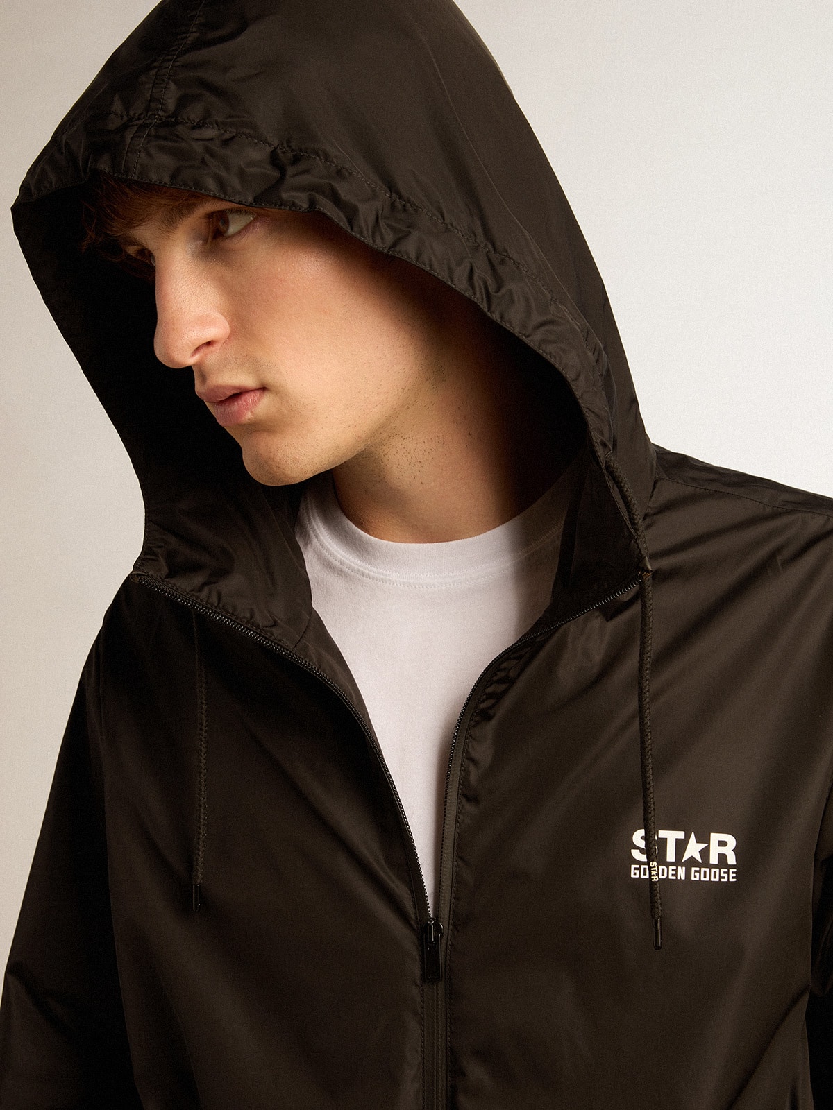 Men's windcheater with contrasting white logo and star