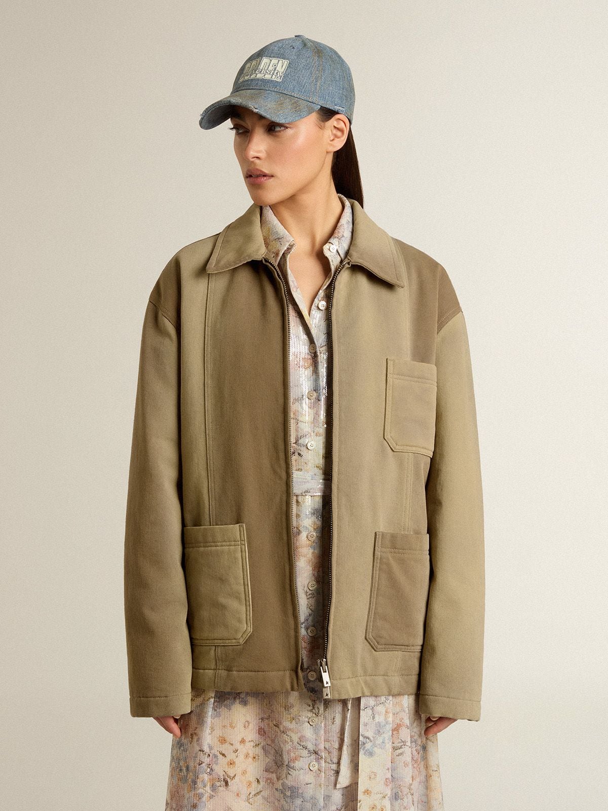 Unisex padded jacket in shades of khaki