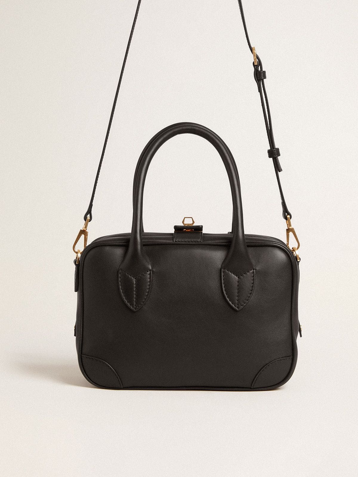 Vita Bag in smooth black leather with gold details