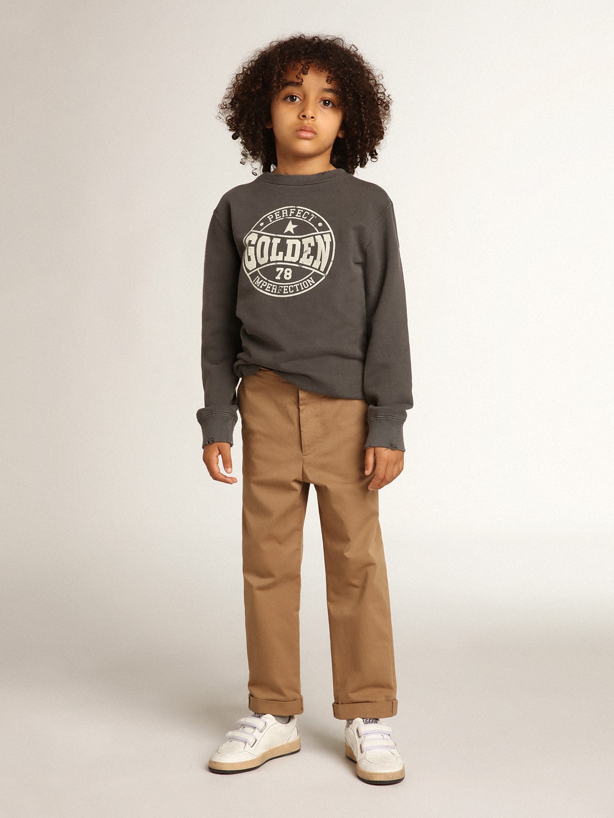 Boys’ chinos in caramel cotton