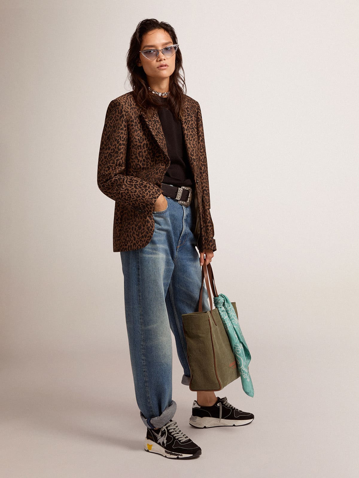 Women's round-neck sweater in black wool