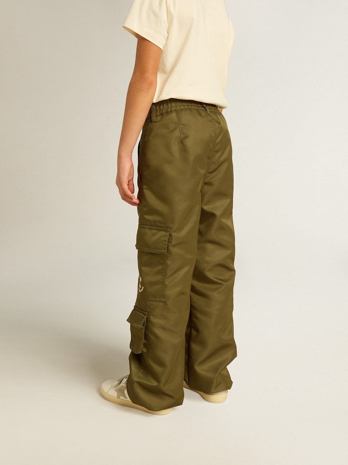 Kids cargo pants in military green