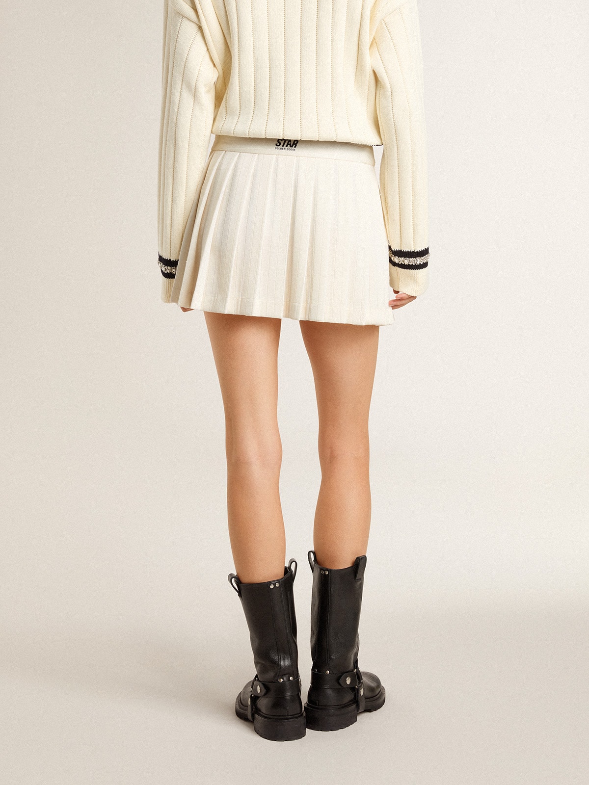 White pleated Star miniskirt